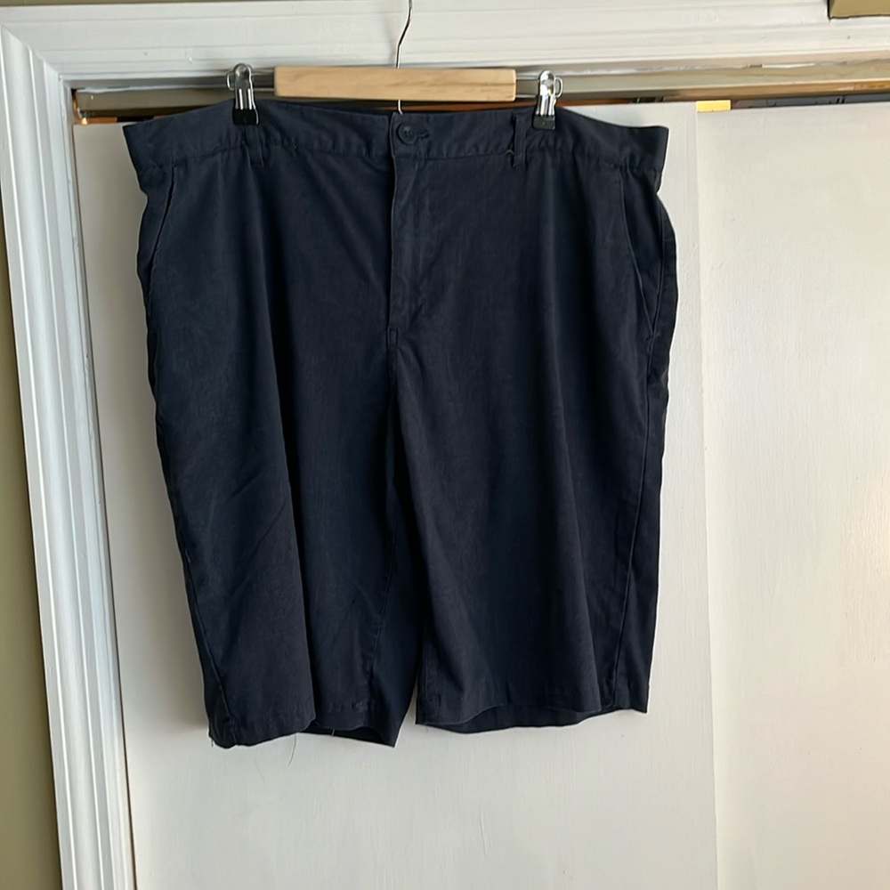 Men’s Urban Pipeline shorts, waist size 40.